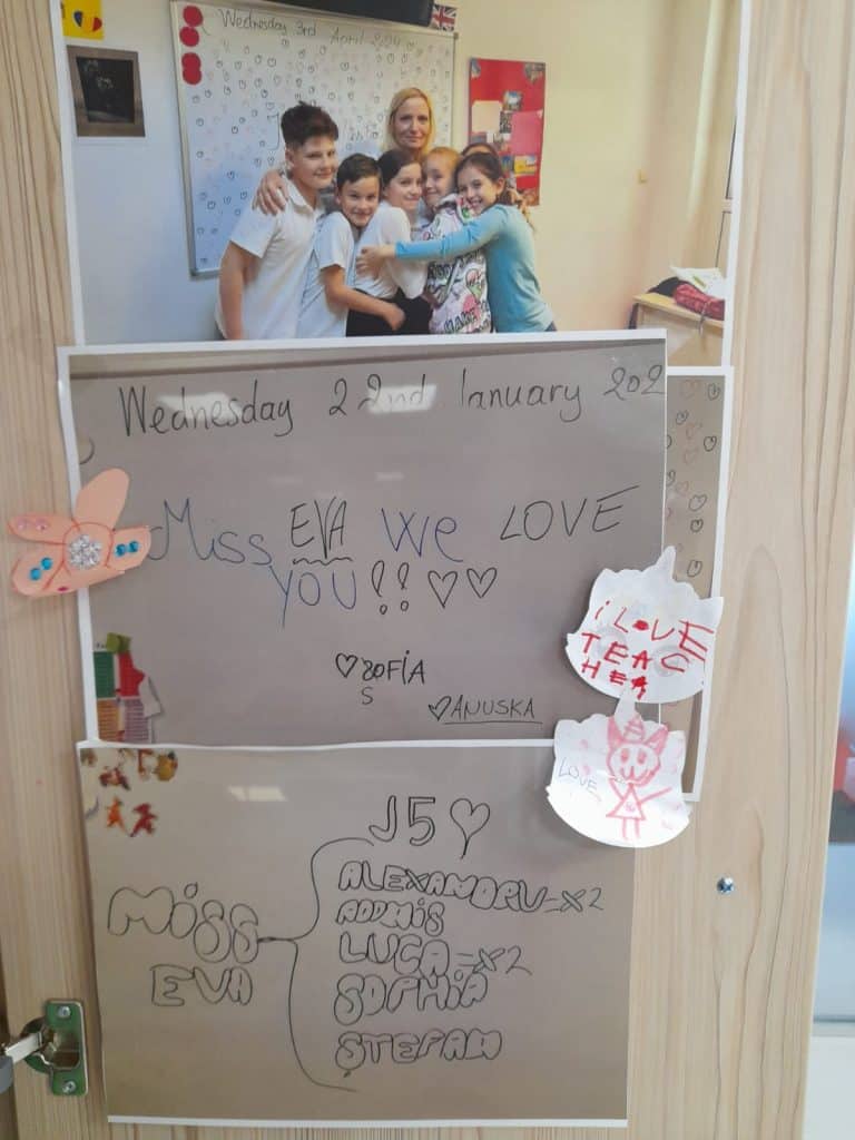 Mesaje surpriza scrise de copii pentru profesoara lor de engleza